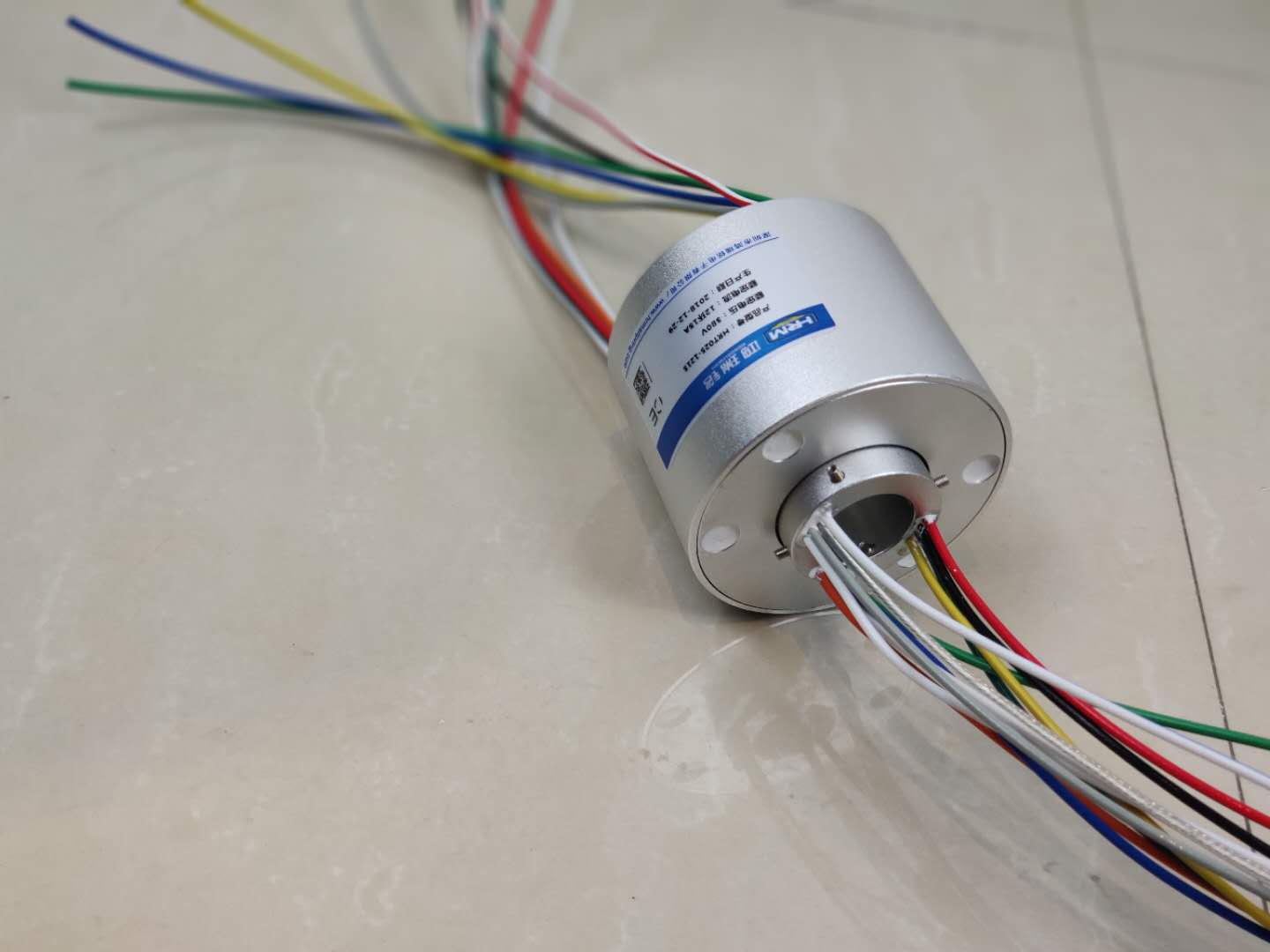 軍用導(dǎo)電滑環(huán)有什么工作原理？